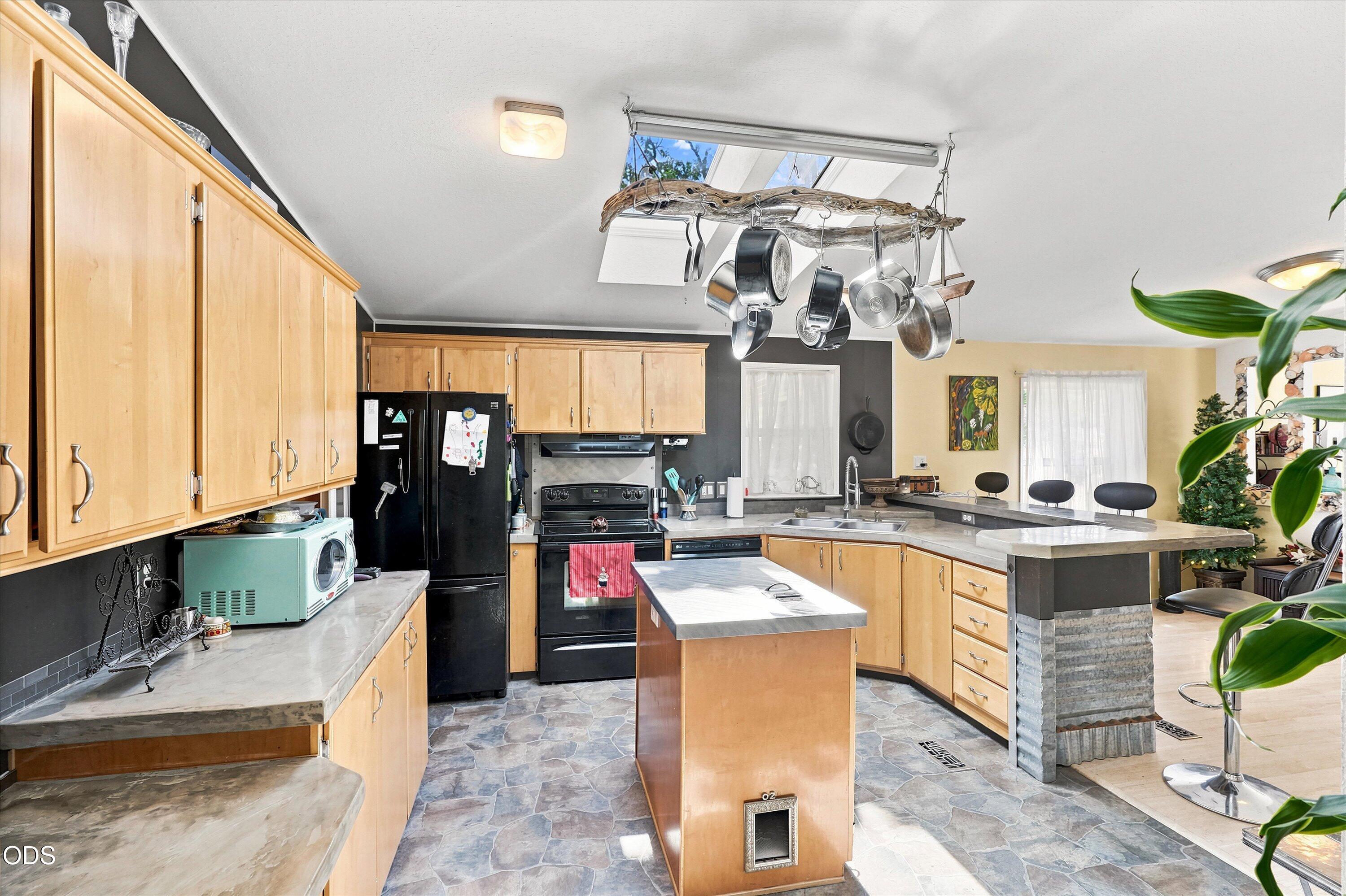 321 Clay Street, SPC 105