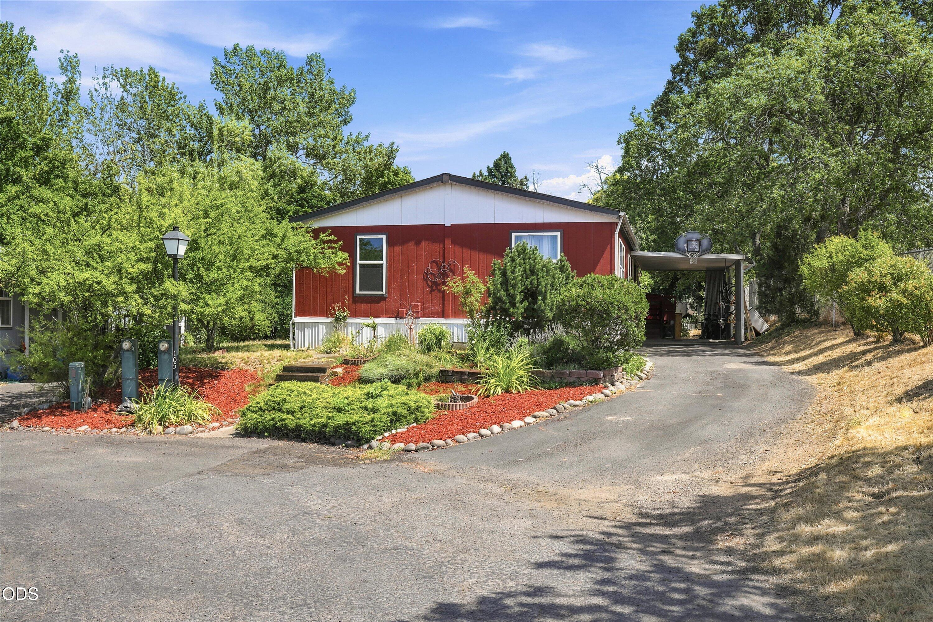 321 Clay Street, SPC 105
