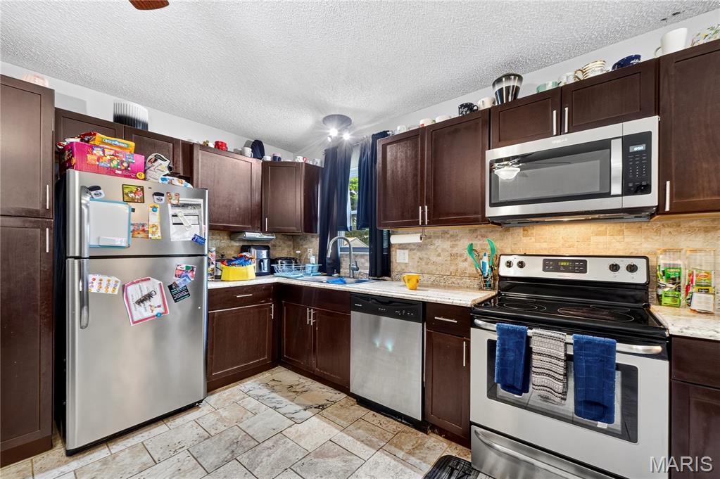 1124 Teson Road