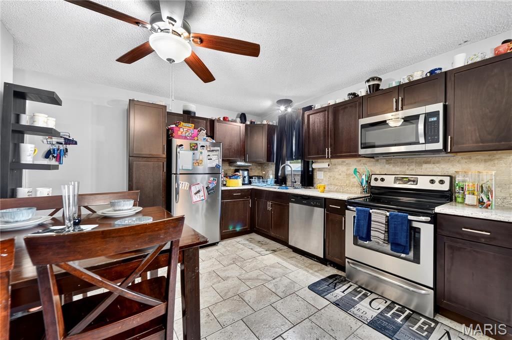1124 Teson Road
