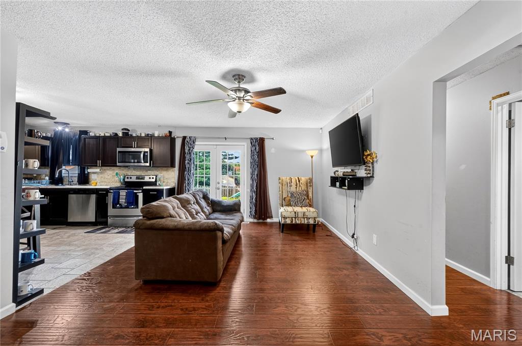 1124 Teson Road