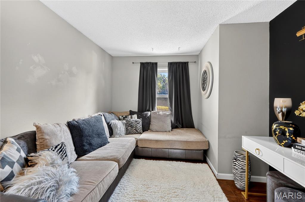 1124 Teson Road