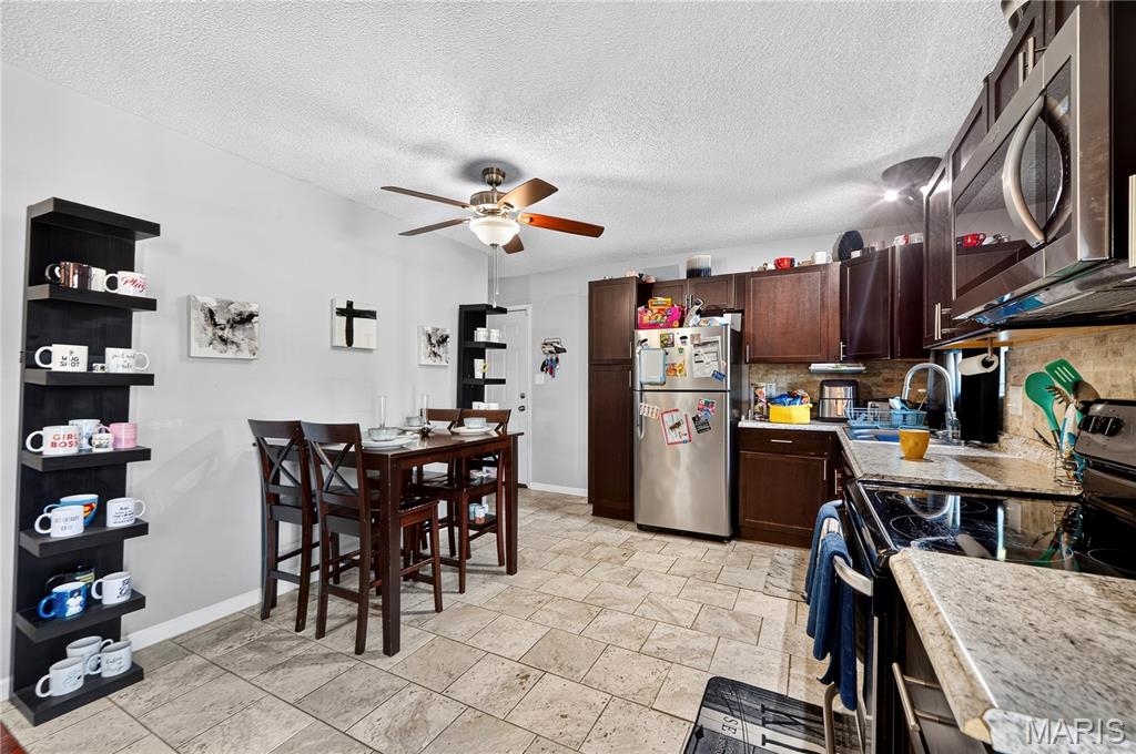 1124 Teson Road