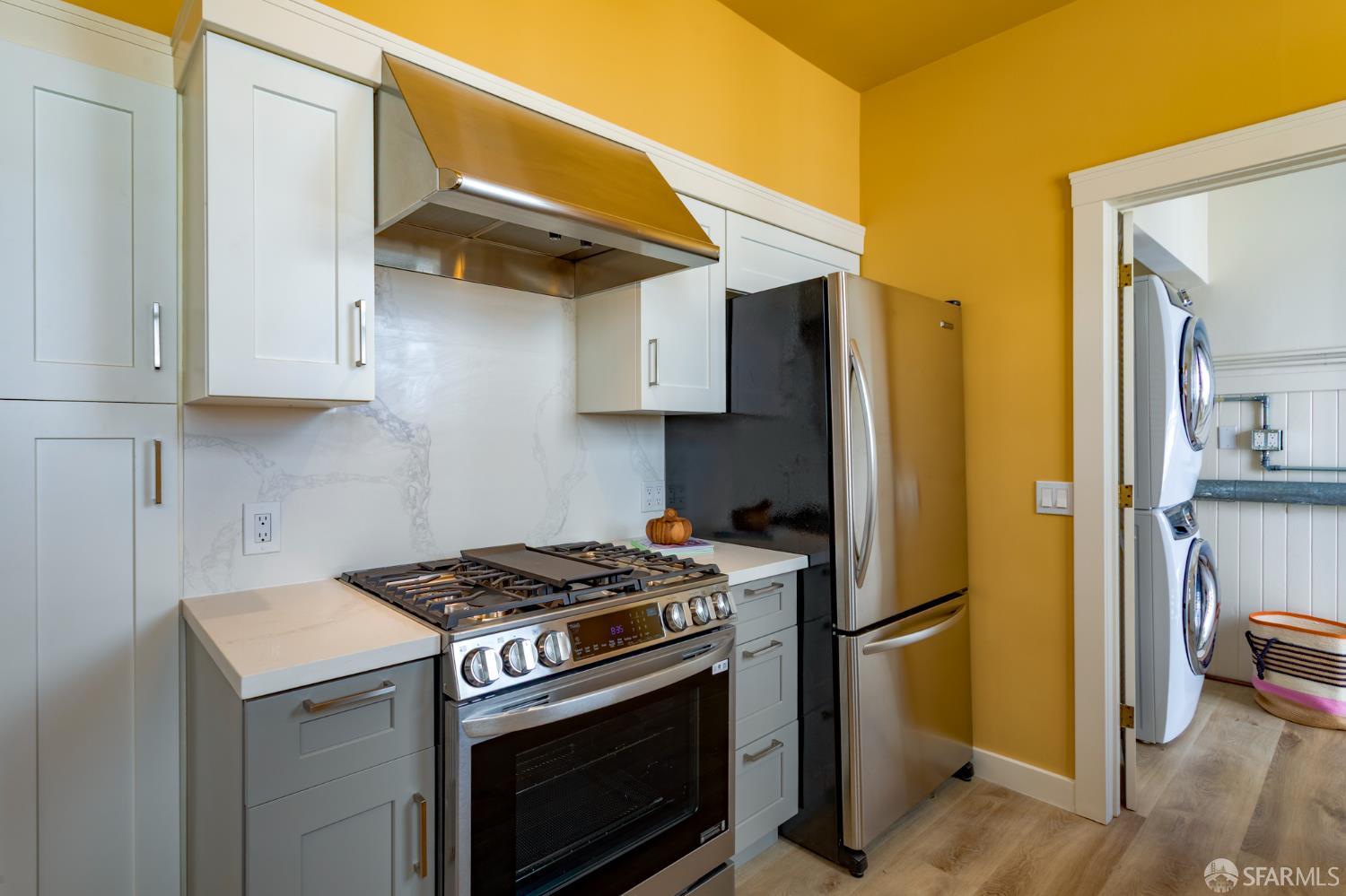 2067 Hayes Street Unit: Top