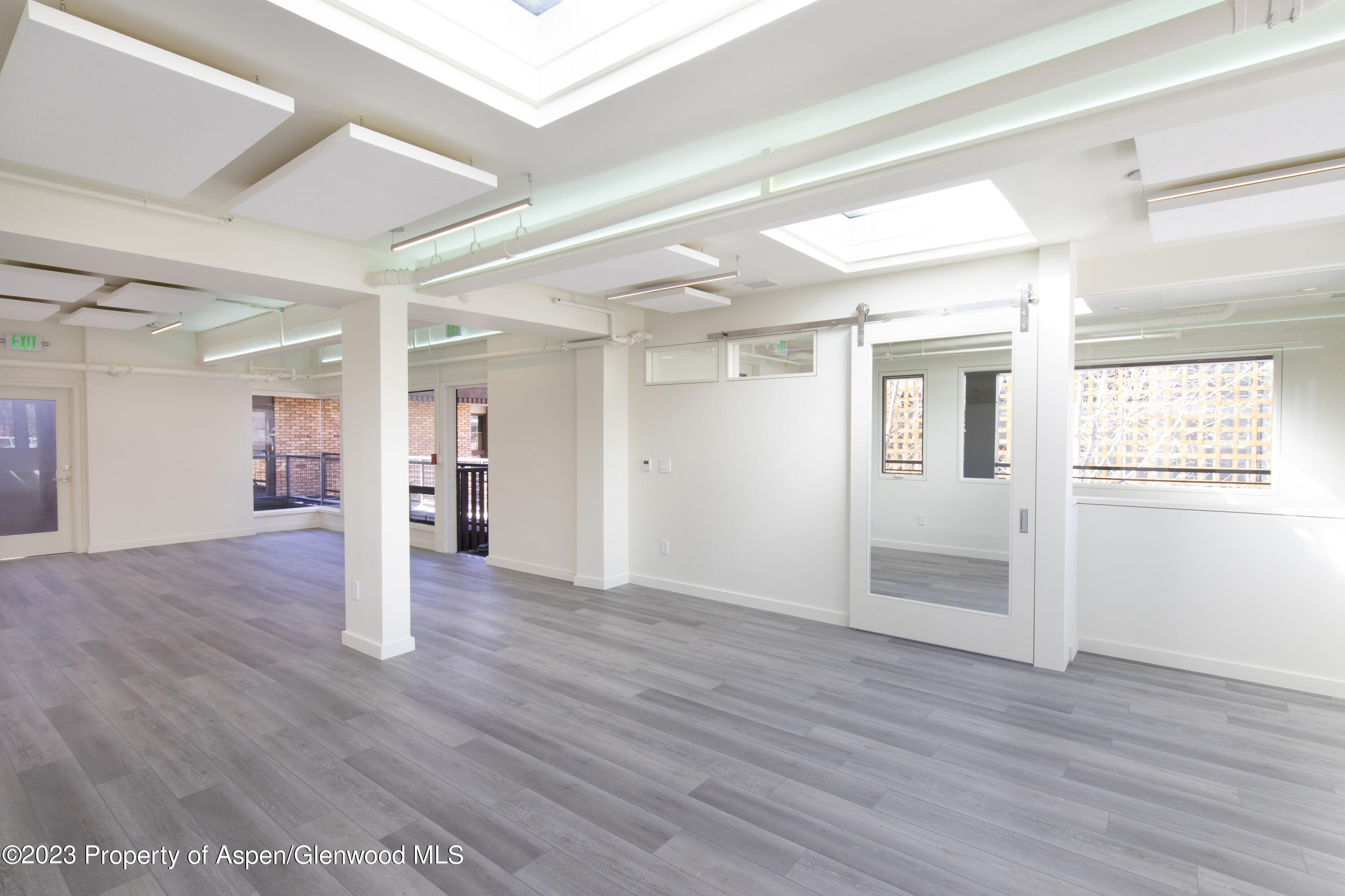 300 S Spring Street, 301