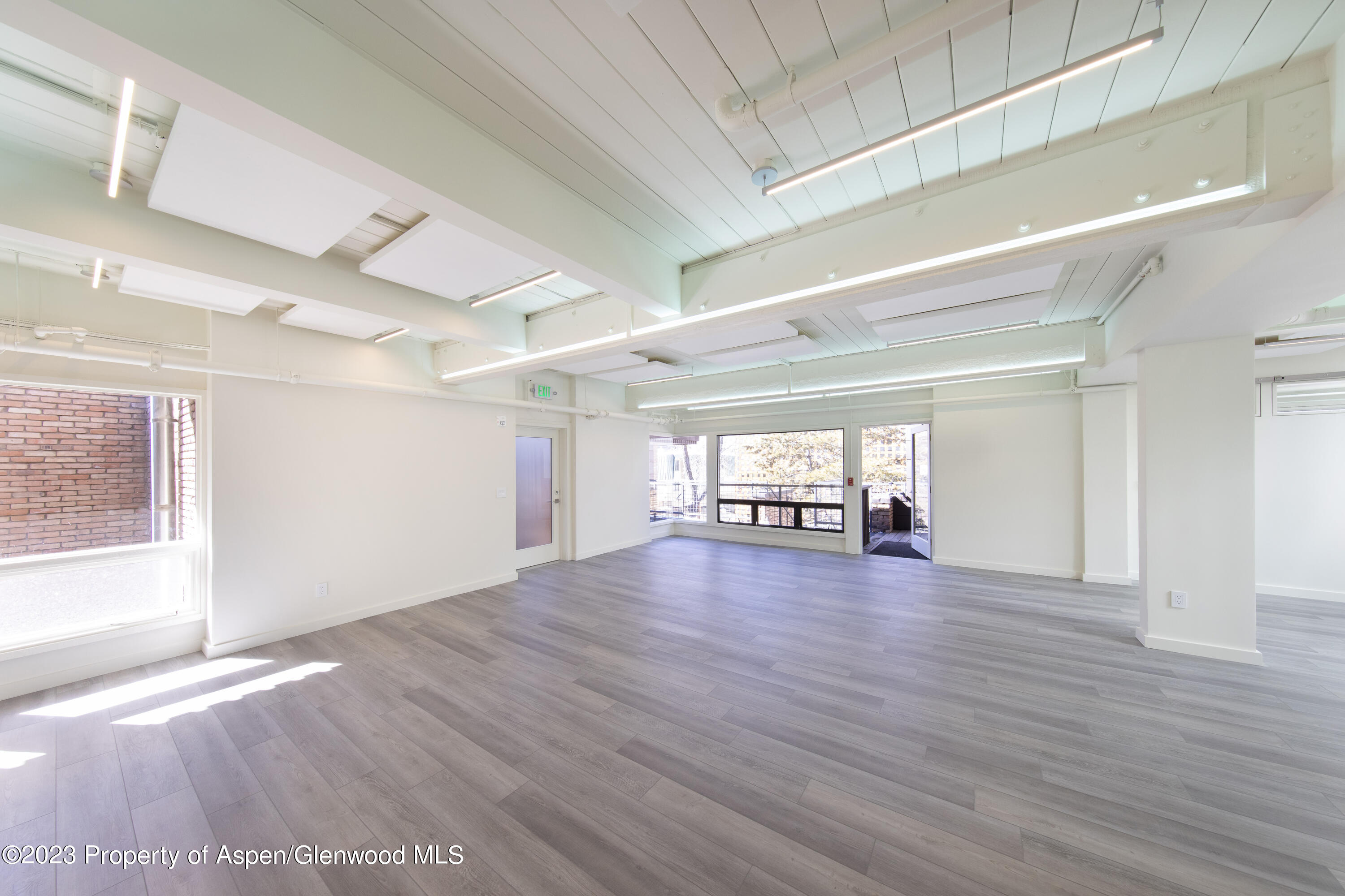 300 S Spring Street, 301