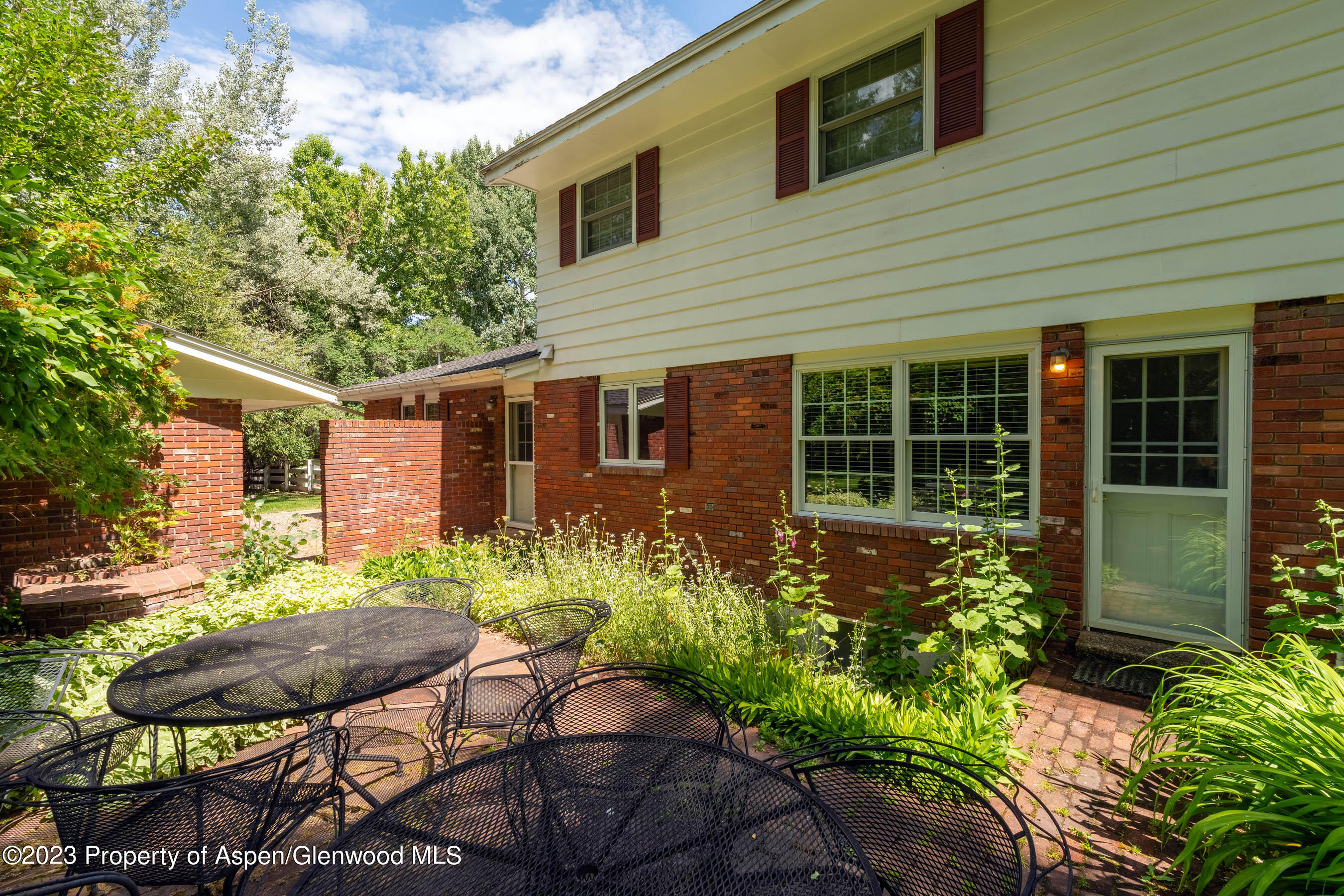 875 Bonita Drive