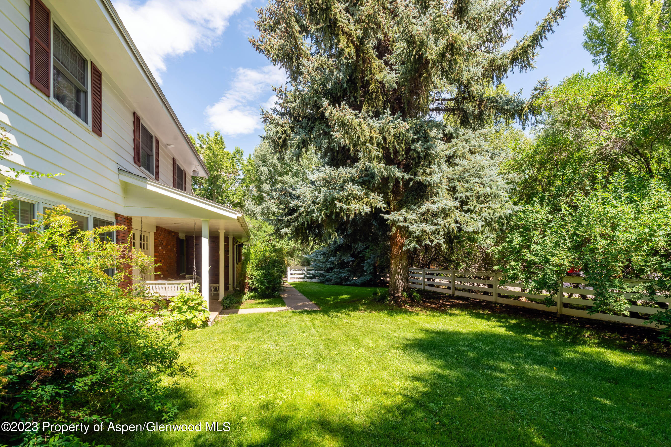 875 Bonita Drive