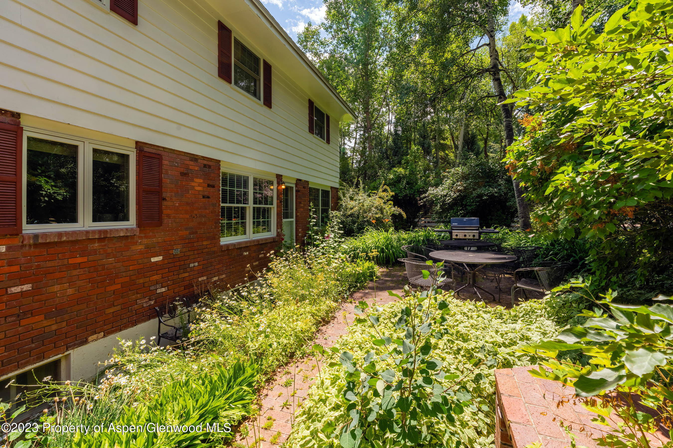 875 Bonita Drive