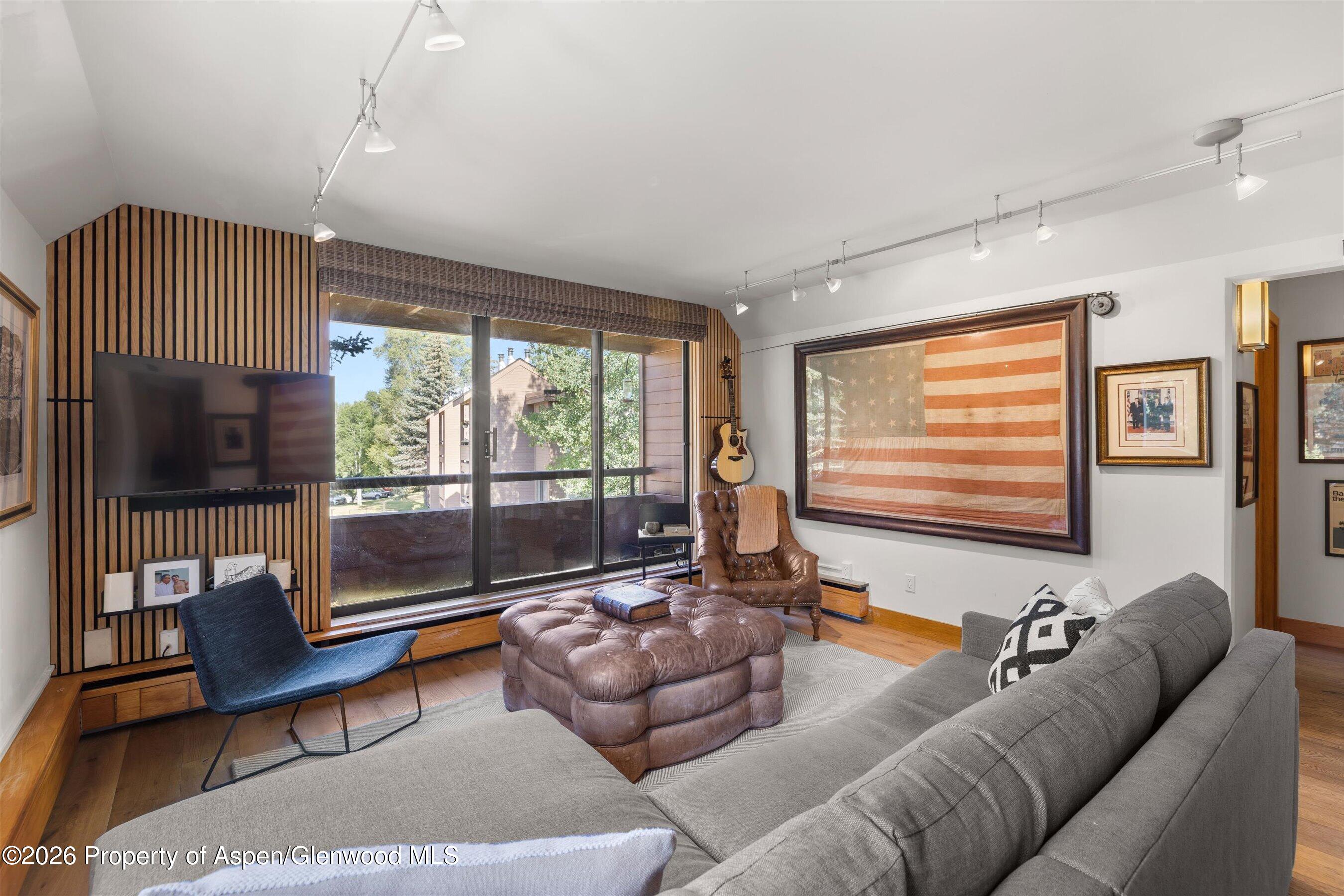 1221 Vine Street 1221