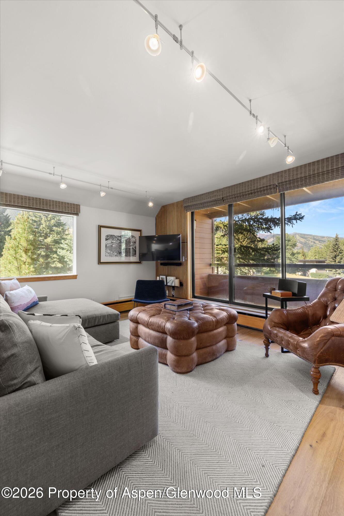 1221 Vine Street 1221