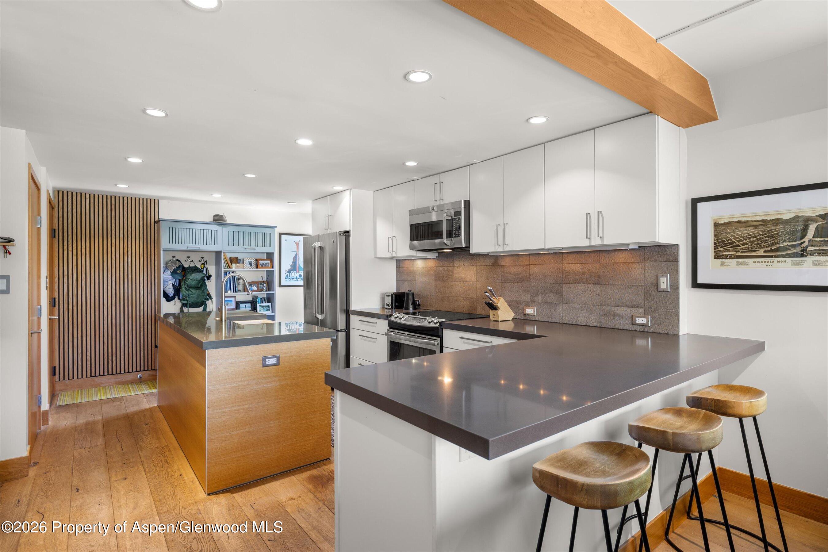 1221 Vine Street 1221