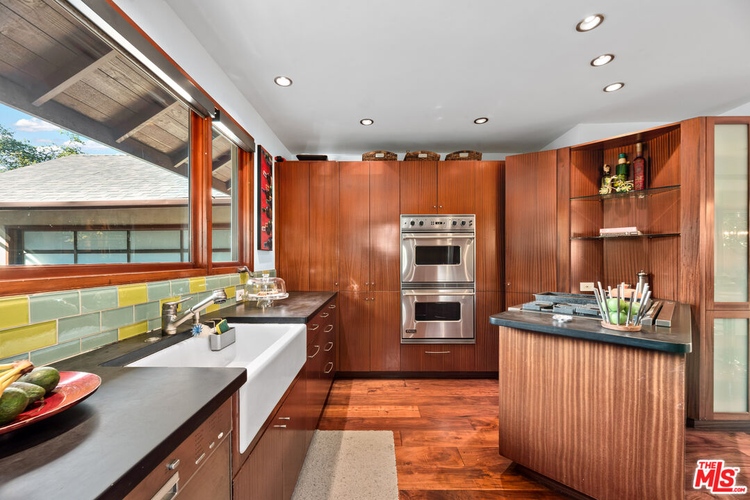 1122 San Vicente Blvd