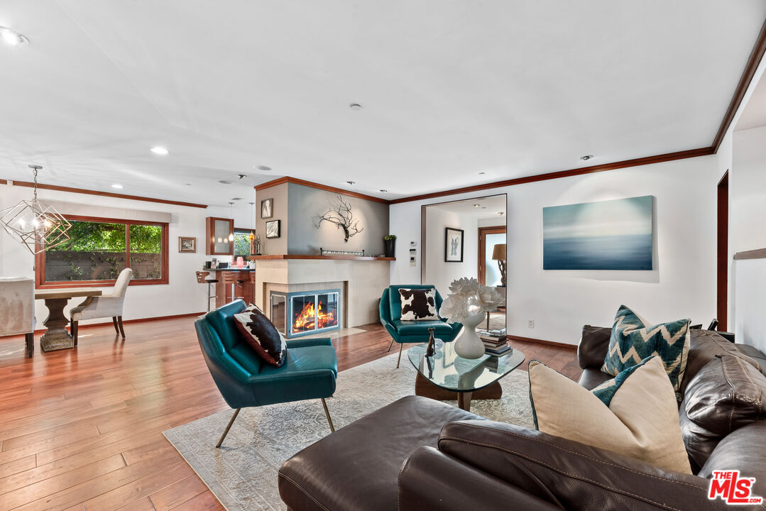 1122 San Vicente Blvd