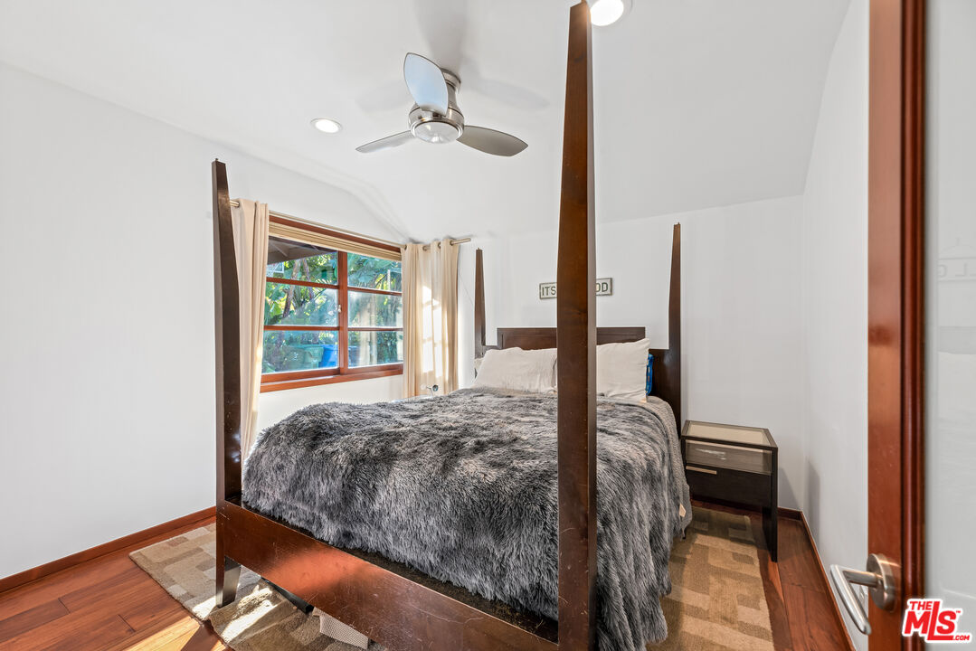 1122 San Vicente Blvd