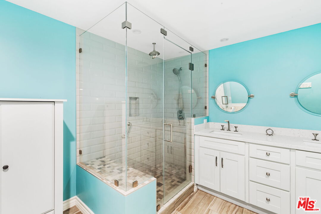 1124 N Kings Rd Unit: 202