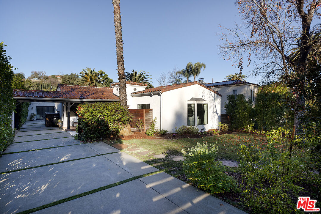 3371 Bennett Dr