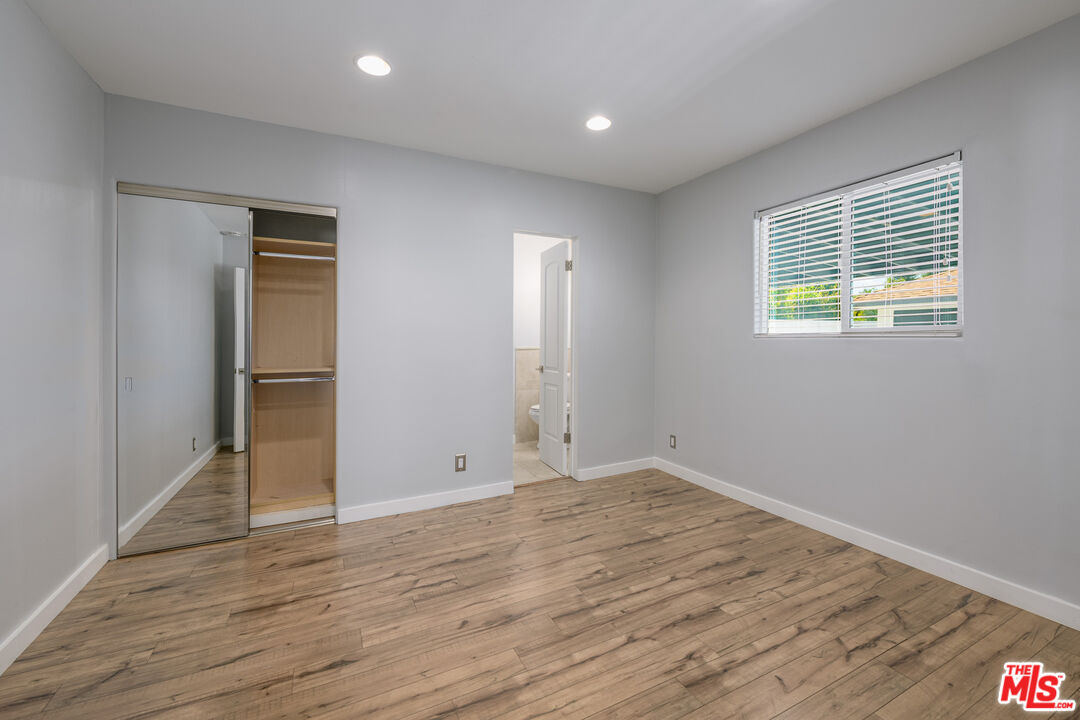5825 Topeka Dr