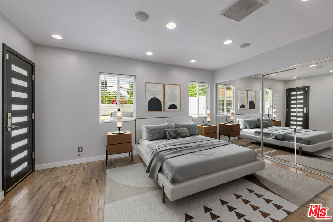 5825 Topeka Dr