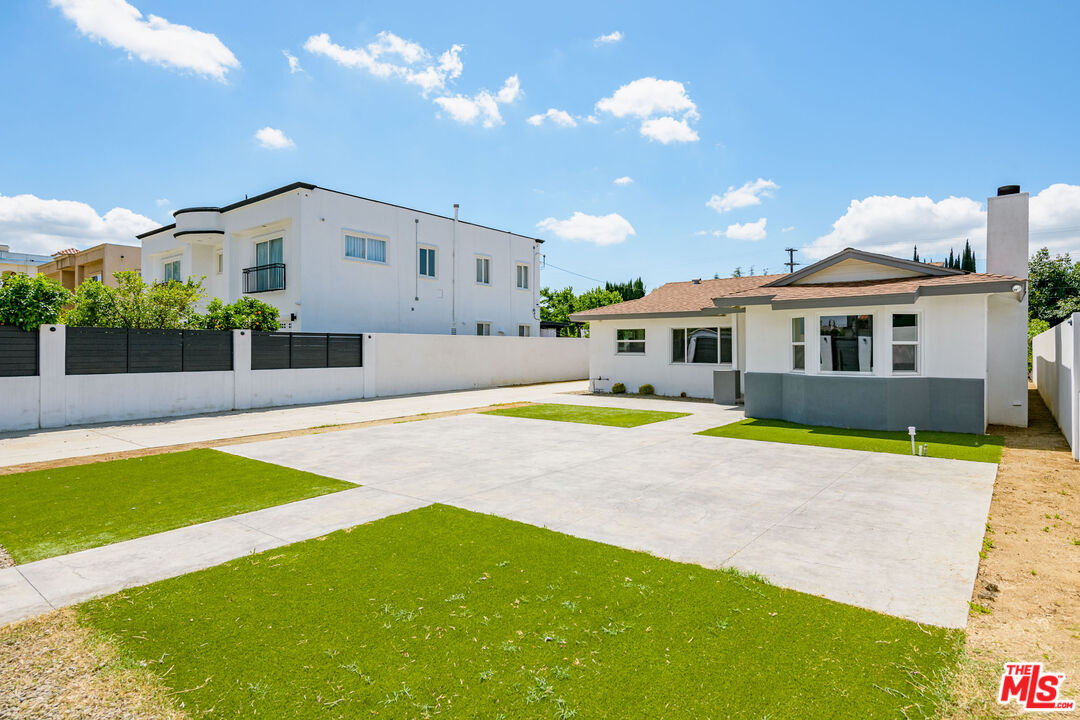 5825 Topeka Dr