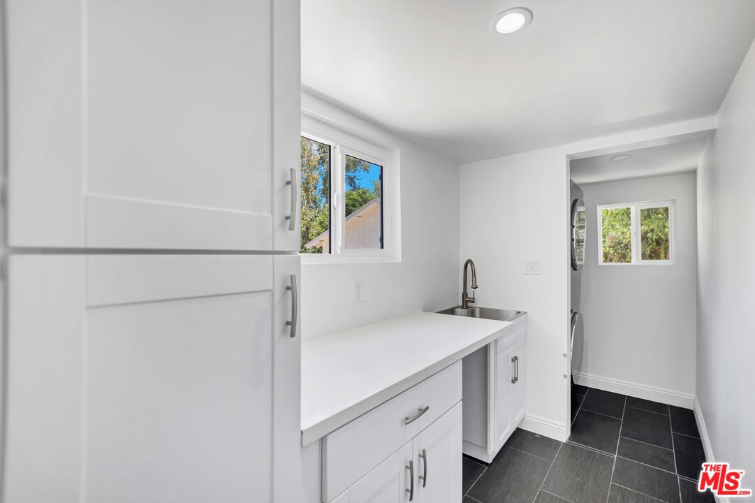 23046 Leonora Dr