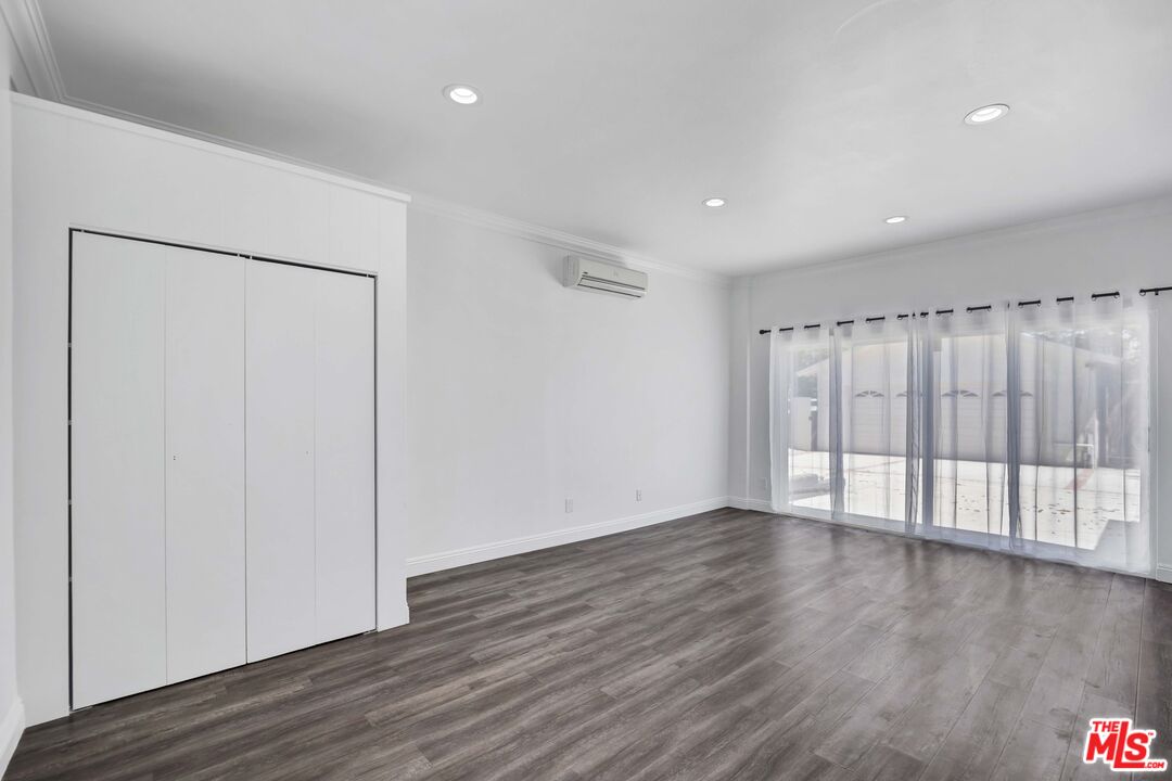 23046 Leonora Dr