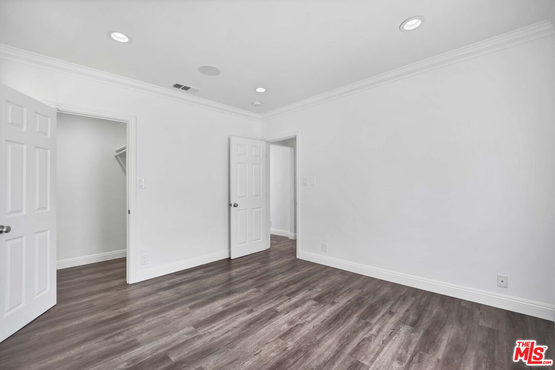 23046 Leonora Dr