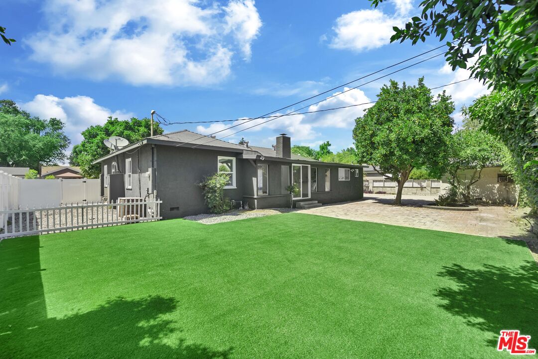 23046 Leonora Dr