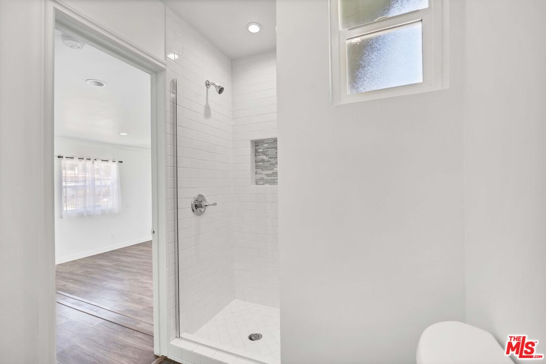 23046 Leonora Dr
