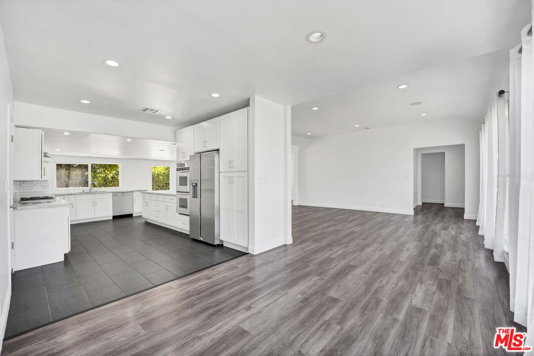 23046 Leonora Dr