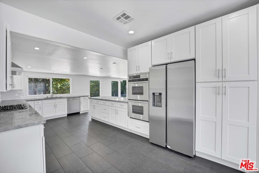 23046 Leonora Dr