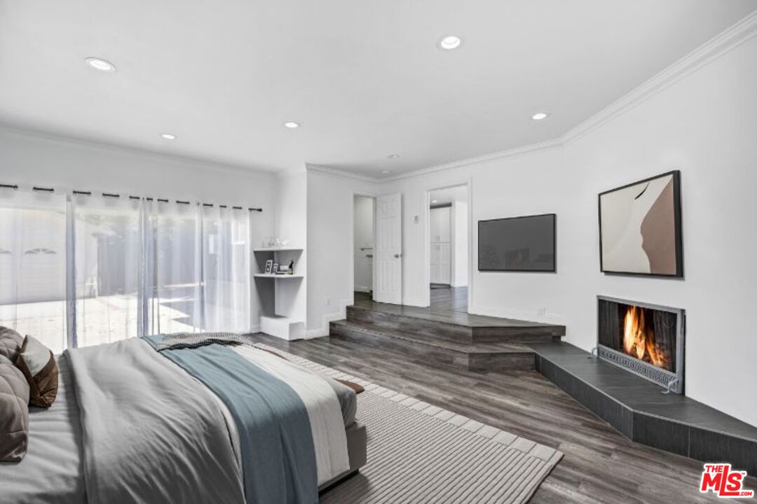 23046 Leonora Dr