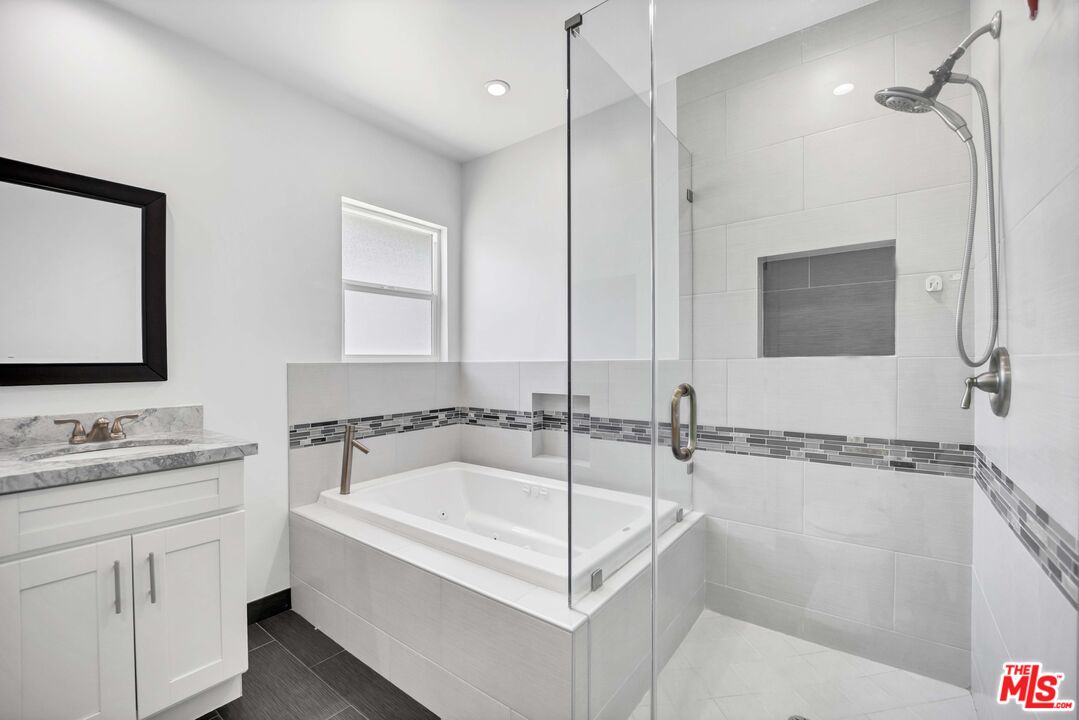 23046 Leonora Dr