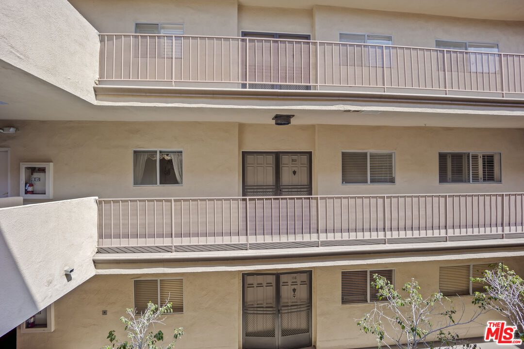 1818 Pelham Ave Unit: 205