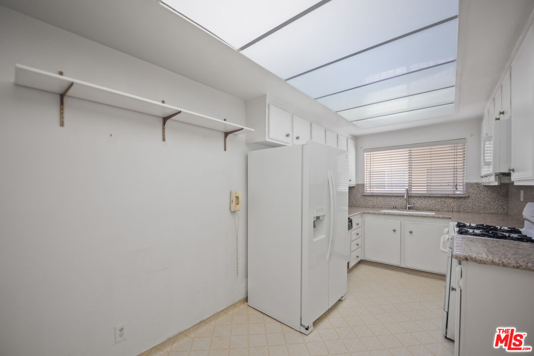 1818 Pelham Ave Unit: 205