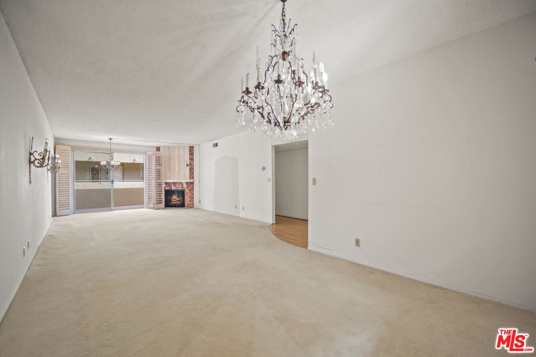 1818 Pelham Ave Unit: 205