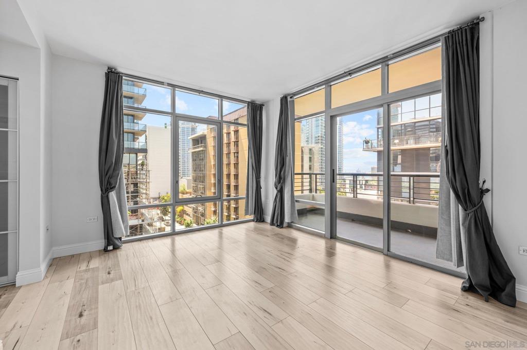 425 W W Beech St 804