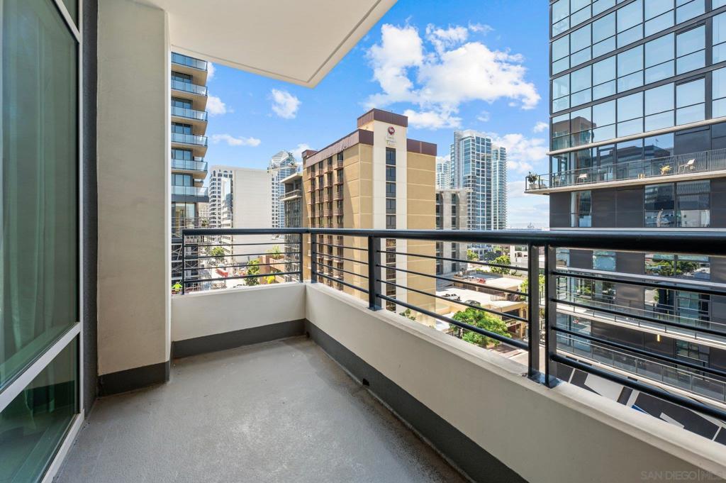 425 W W Beech St 804