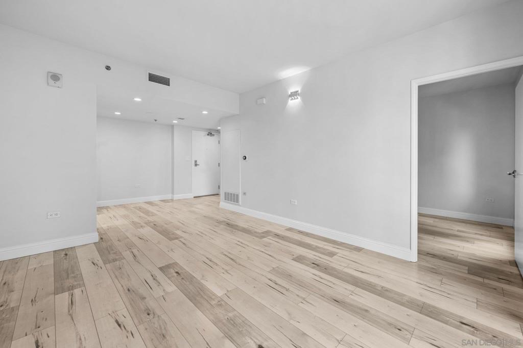 425 W W Beech St 804