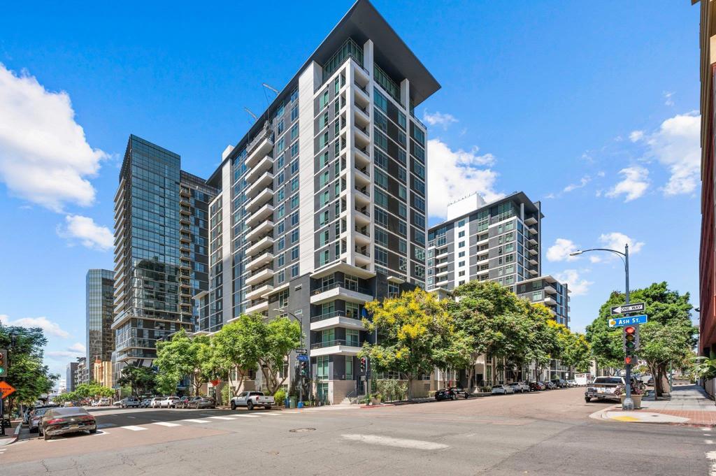 425 W W Beech St 804