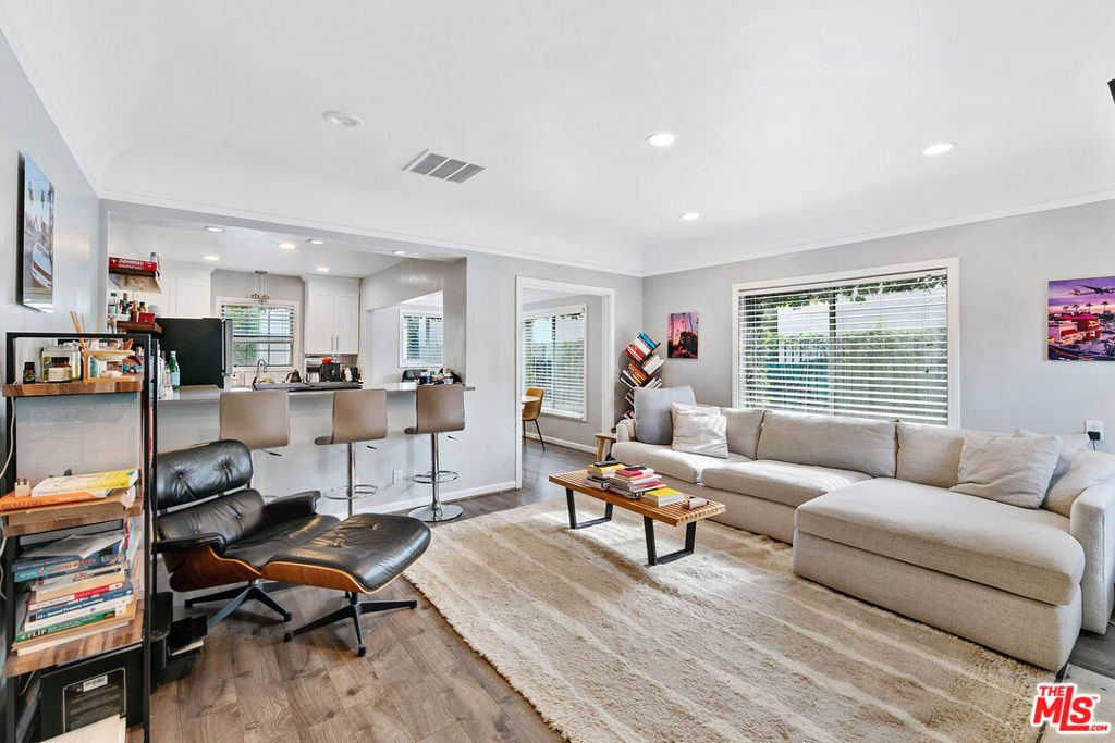 524 N San Vicente Boulevard