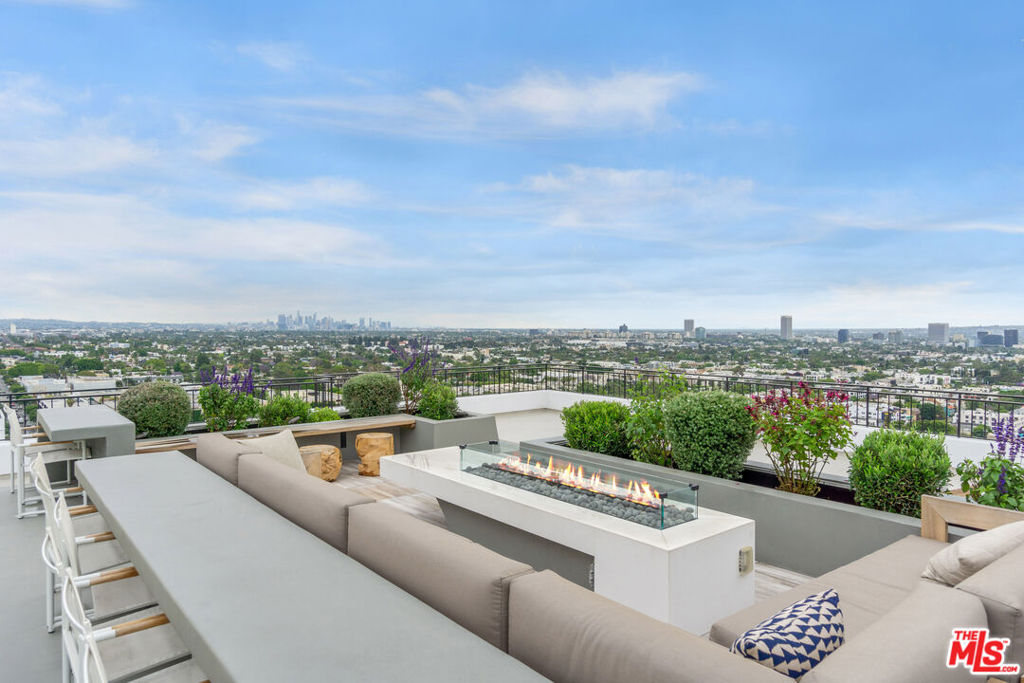 1100 Alta Loma Road 804