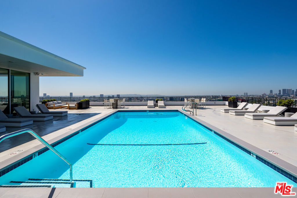 1100 Alta Loma Road 804