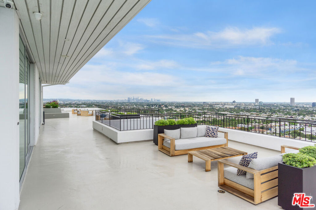 1100 Alta Loma Road 804