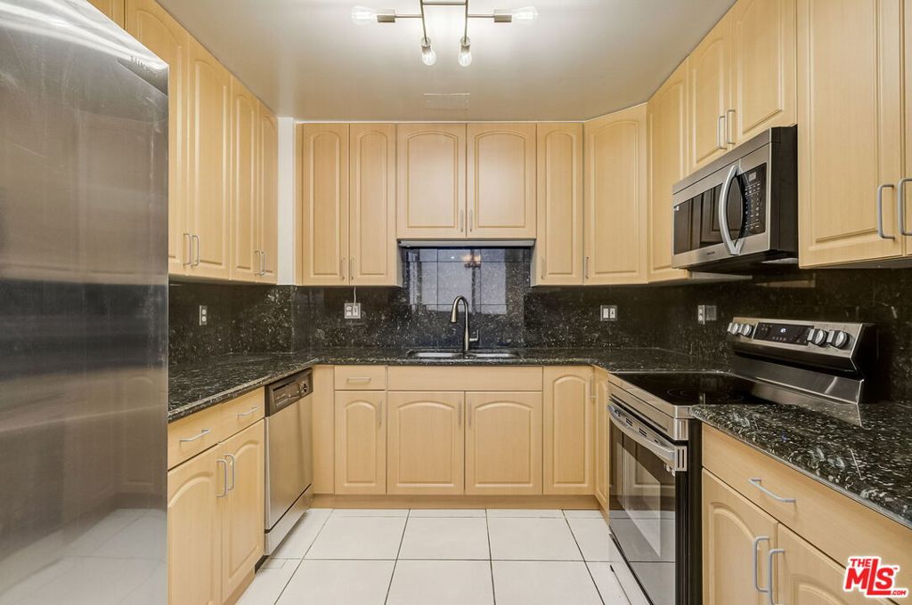 1100 Alta Loma Road 804