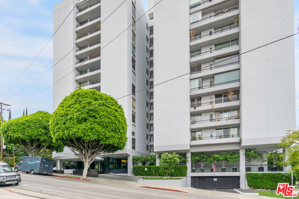 1100 Alta Loma Road 804