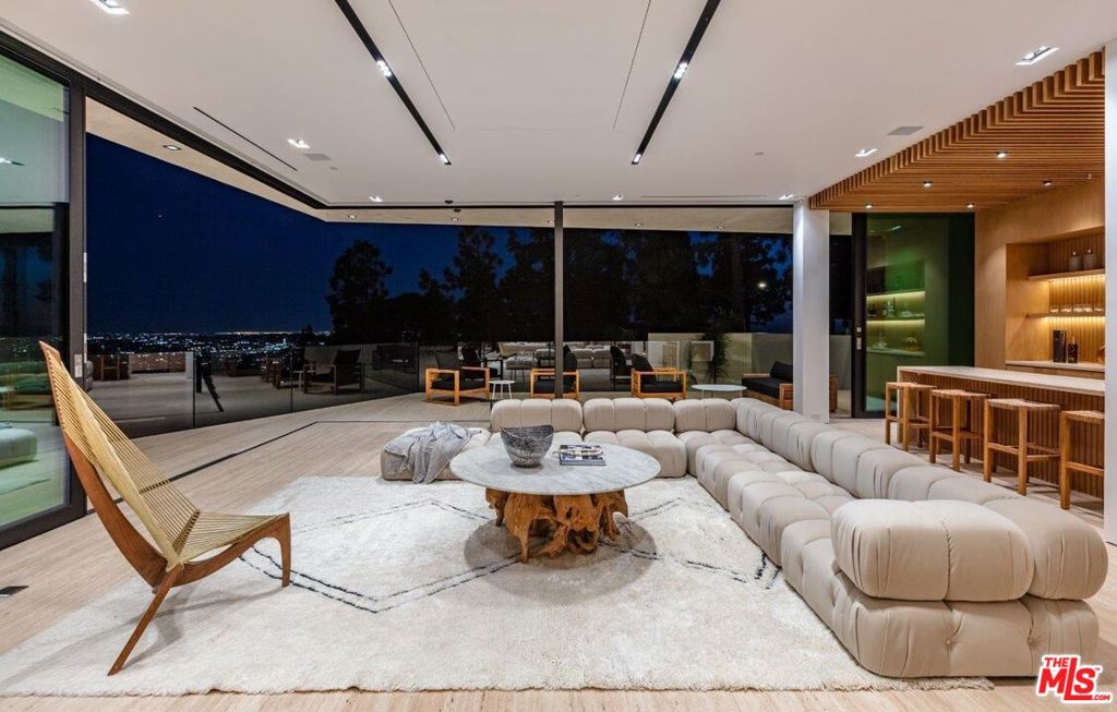 1274 LAGO VISTA Drive