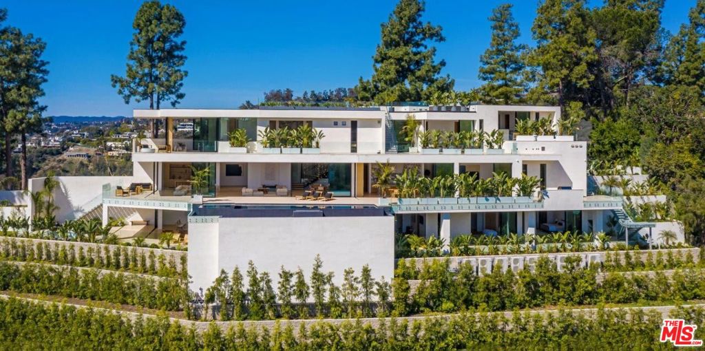 1274 LAGO VISTA Drive