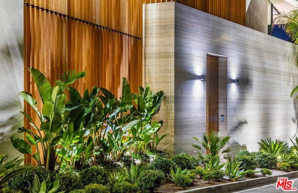 1274 LAGO VISTA Drive