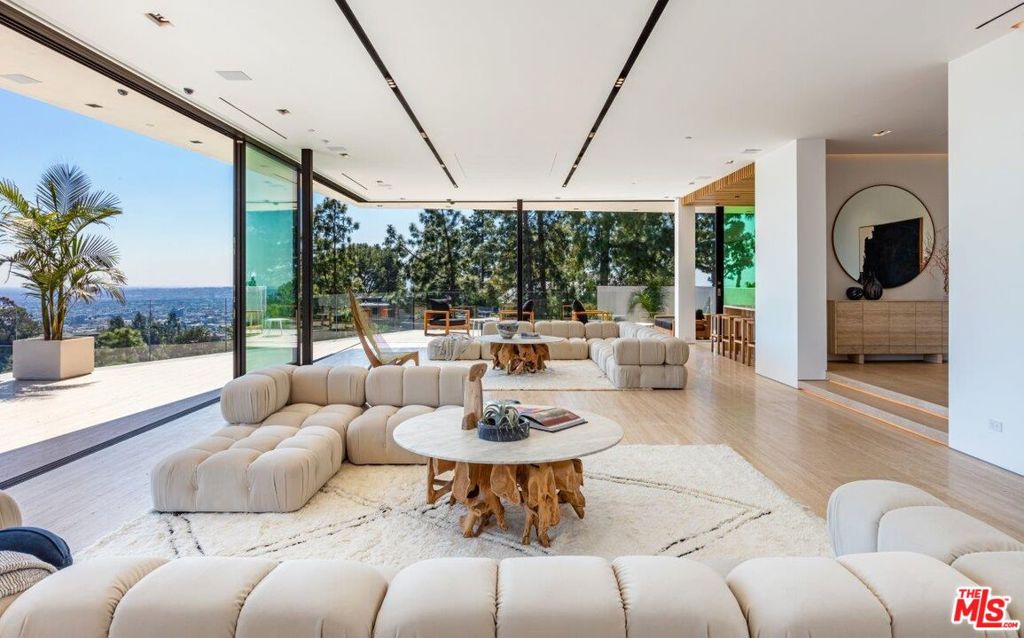 1274 LAGO VISTA Drive